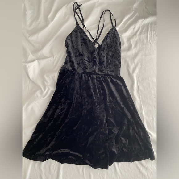 💖 4 for $25 sale 🎉 
Forever 21 velvet strappy fit and flare dress - Picture 1 of 2